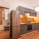 Apartment Krakens *